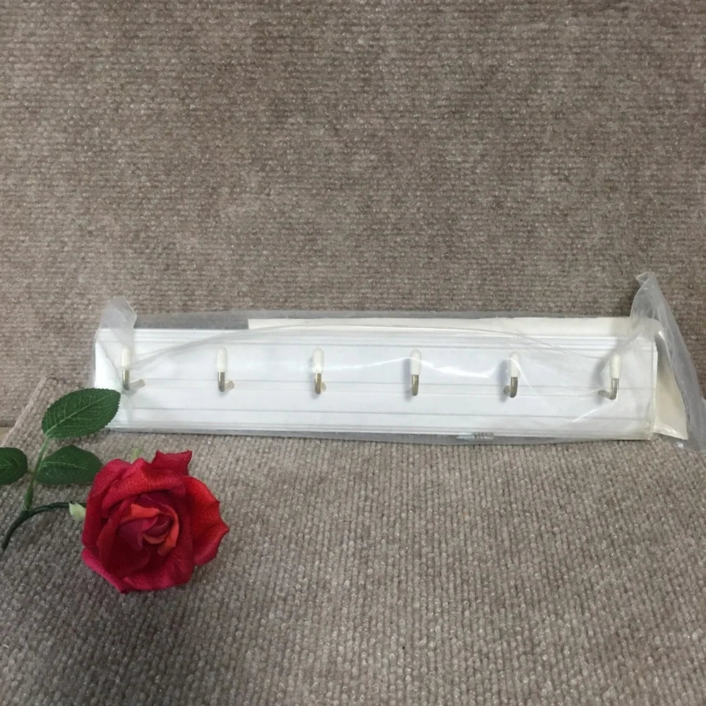 VTG White Wood Minimalist 6-Hook Key Rail Wall Organizer